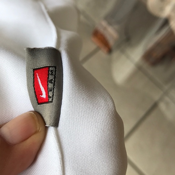 Nike shirts - Picture 2 of 3